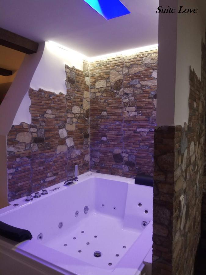 Suite Love Jacuzzi  Uceda Exterior foto