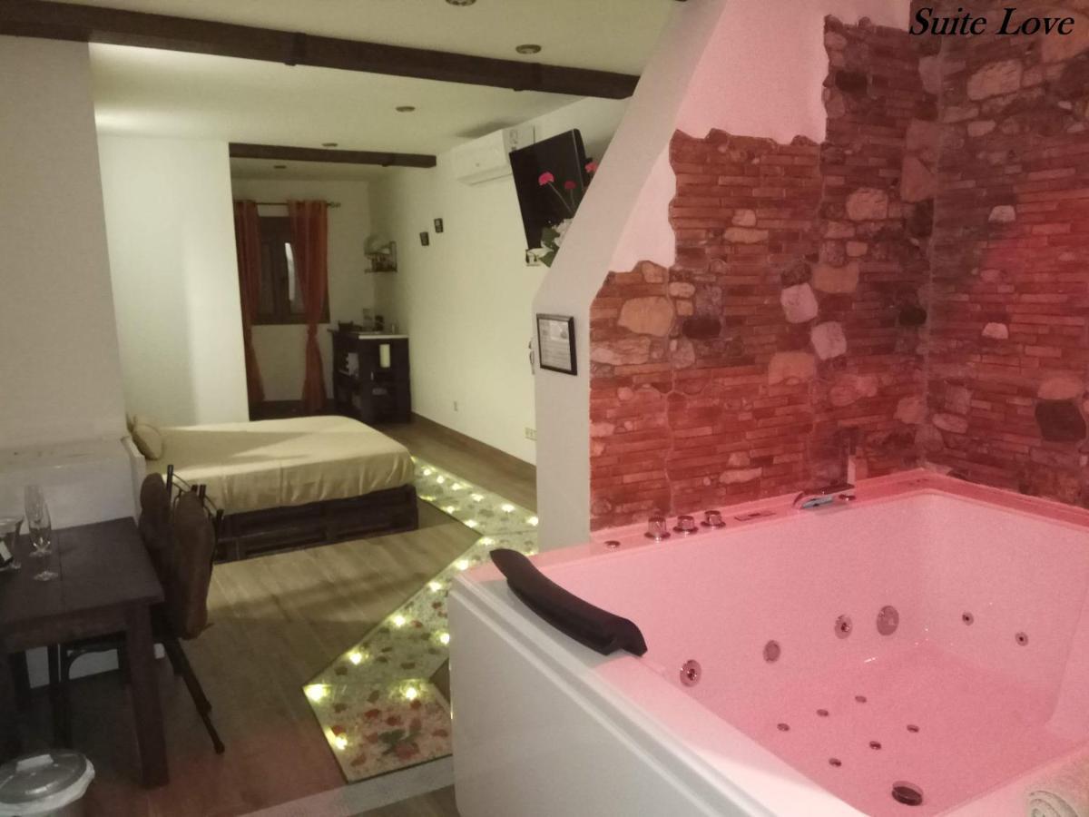 Suite Love Jacuzzi  Uceda Exterior foto